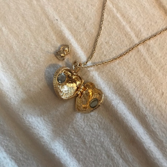 Locket and earring set Clearance